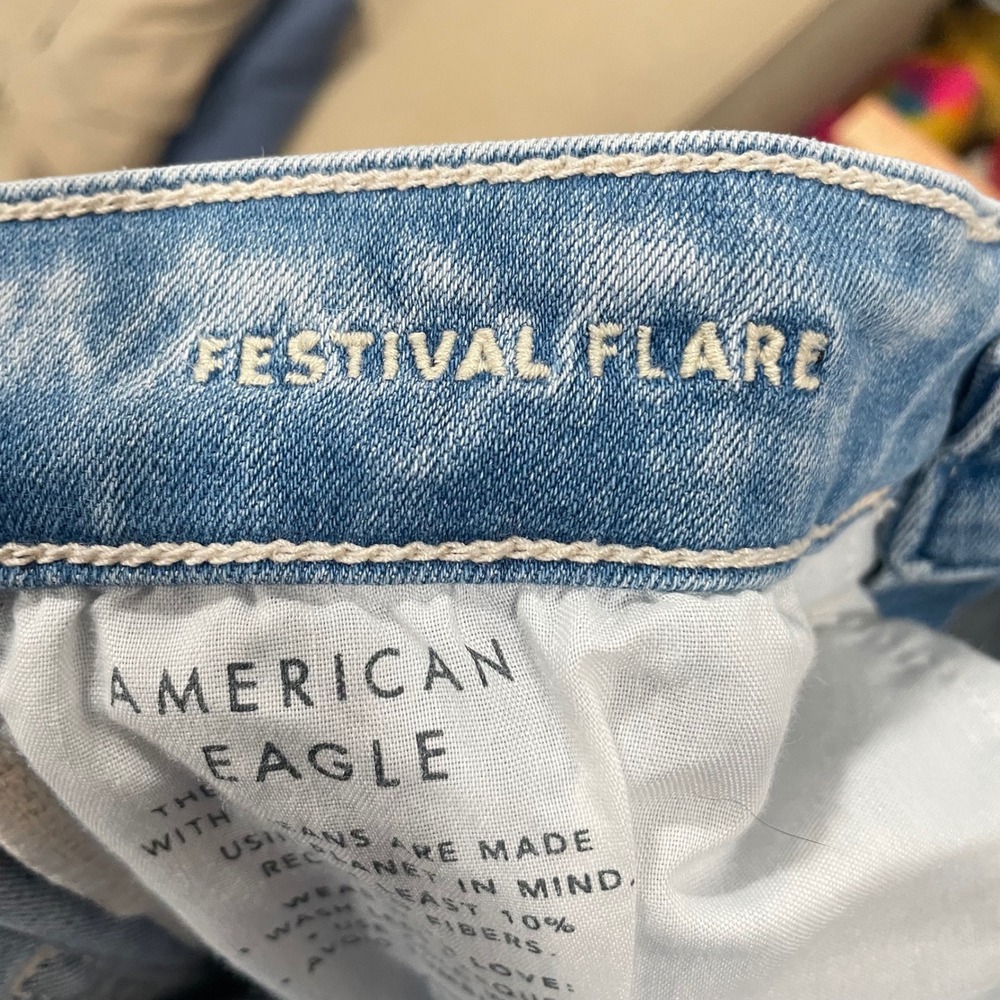 American Eagle Festival Flare Jeans Light Wash Next Level Stretch Size 6 Regular - Picture 8 of 10